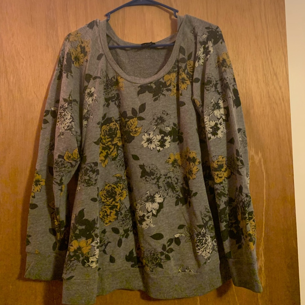 Gray floral pull over